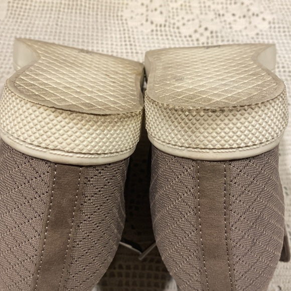 Torrid Canvas Textured Fabric Booties With Inner & Outer Zippers, Size 9WW. - Picture 7 of 10